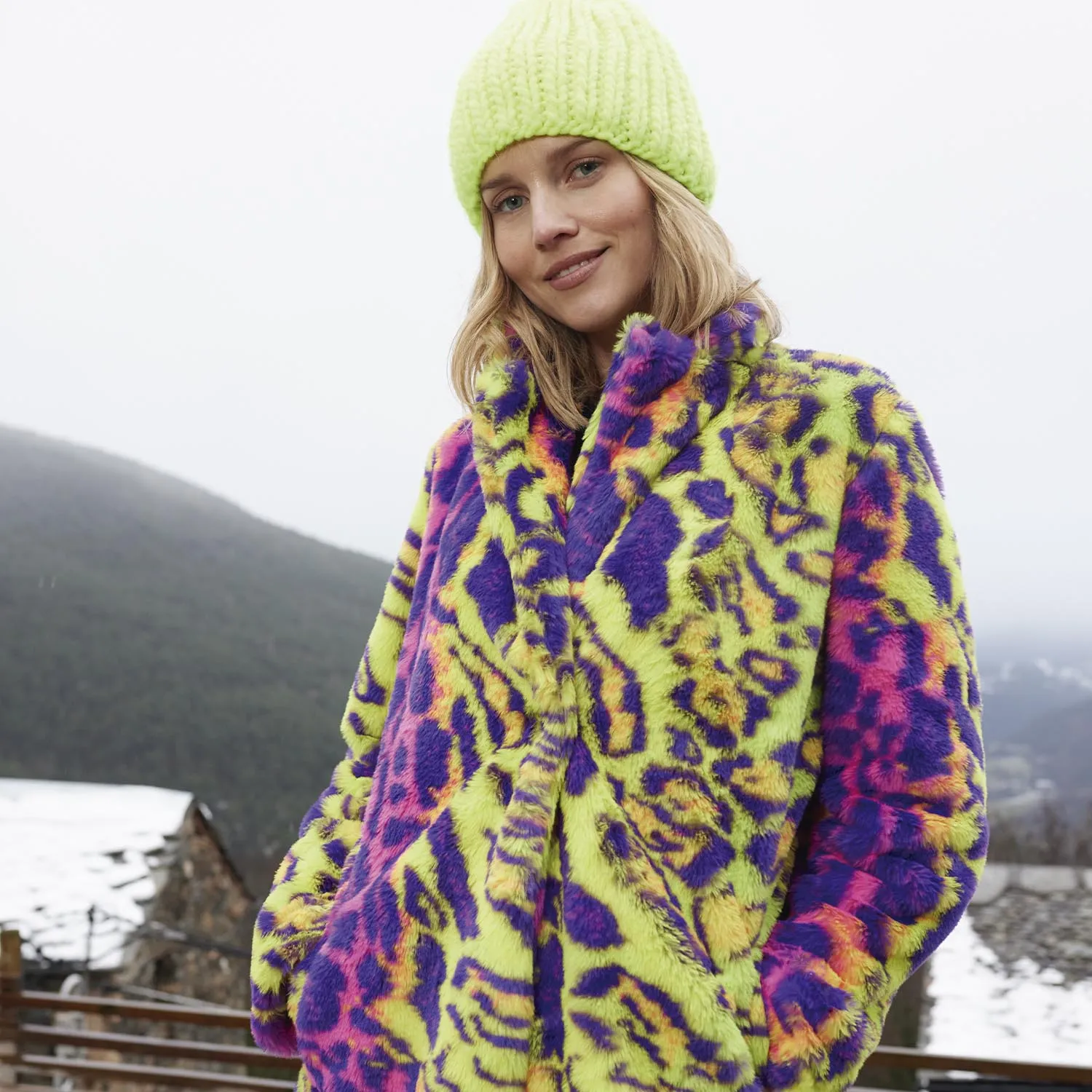 Pels fluor dierenprint - Katia Fabrics